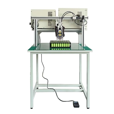 Machine de soudage par points à batterie cylindrique au lithium manuelle pneumatique à portique 18650 21700