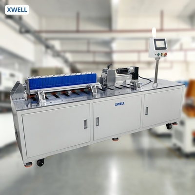 Machine à accumuler et à presser des cellules de batteries au lithium prismatique