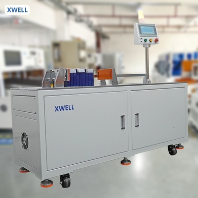 Machine à empiler automatiquement des cellules prismatiques au lithium-ion