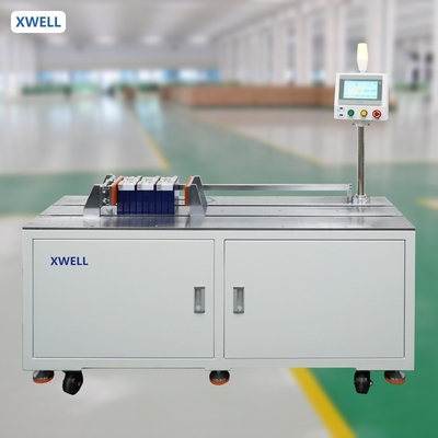 Machine à accumuler et à presser des cellules de batteries au lithium prismatique