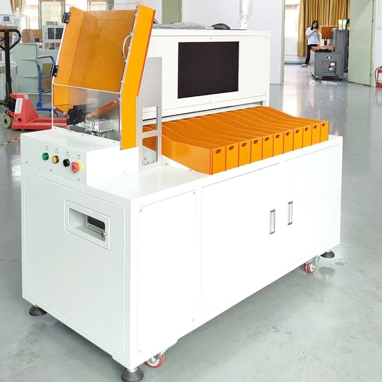 Trieuse automatique de cellules de batterie de cylindre des 11 Manche pour le paquet de batterie au lithium