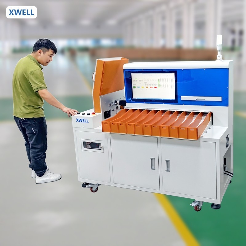11 Canaux 18650 26650 Batterie cylindrique Machine de collage et de tri Équipement de sélection de cellules pour ions lithium